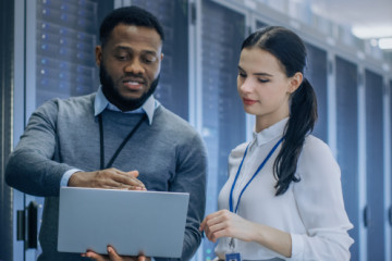 Evaluating the Right Salesforce Partner: Criteria & Red